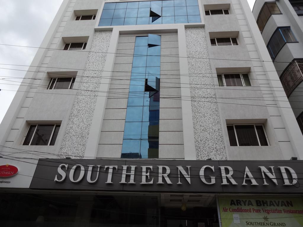 Hotel Southern Grand Vijayawāda Exterior foto