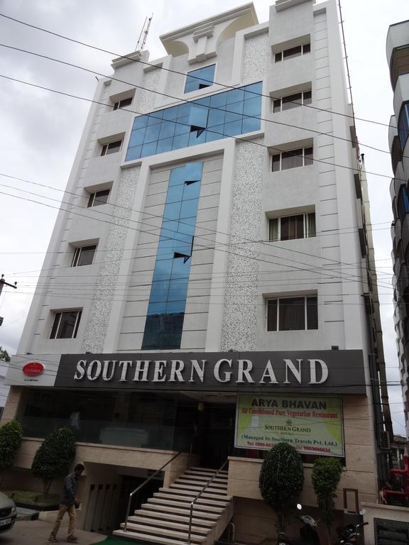 Hotel Southern Grand Vijayawāda Exterior foto